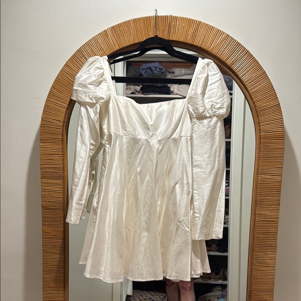 McGraw - Elegant White Puff Sleeve Dress  - size 6